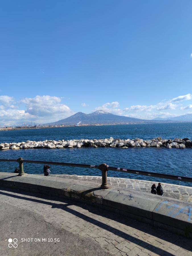 Borgo Santa Lucia Apartment Νάπολη Εξωτερικό φωτογραφία
